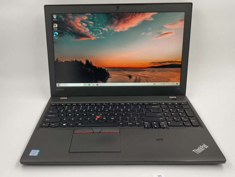 Lenovo ThinkPad P50s avatud olekus – 15,6" Full HD ekraan ja klaviatuur